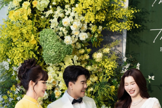 Ca sĩ Akira Phan chia sẻ về mối quan hệ với ba con riêng của vợ sau đám hỏi