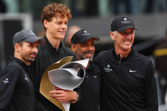 Jannik Sinner hủy diệt Zverev tại chung kết Madrid Open: Kỷ lục 5 danh hiệu Masters 1000 liên tiếp