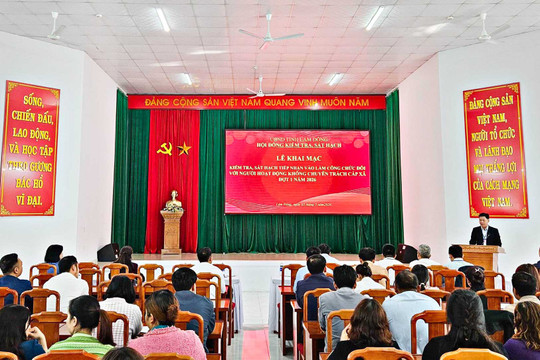 Lâm Đồng sát hạch tiếp nhận công chức từ người hoạt động không chuyên trách