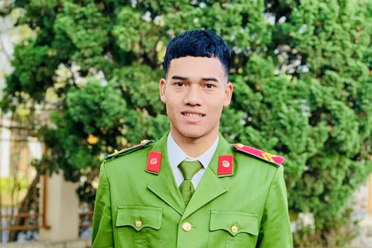 Hành trình vượt khó của chàng trai người Mạ khoác áo công an