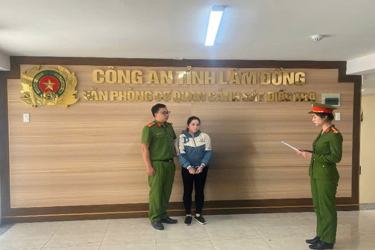 Công an Lâm Đồng bắt người phụ nữ làm giả sổ đỏ lừa đảo hơn 500 triệu đồng