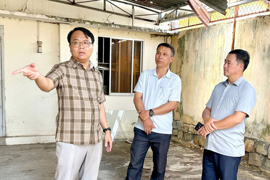 Phó Bí thư Thường trực Tỉnh ủy Lâm Đồng Đặng Hồng Sỹ kiểm tra việc xử lý tài sản công khu vực phía Đông tỉnh