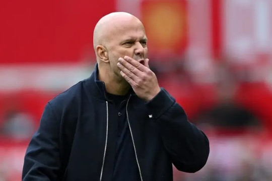 Liverpool chạm đáy với 18 trận thua: 'Vòng lặp diệt vong' của Arne Slot tại Old Trafford