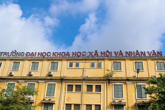 Tuyển sinh 2026: 24 điểm khối C03 nên chọn trường nào ở Hà Nội, TP.HCM?