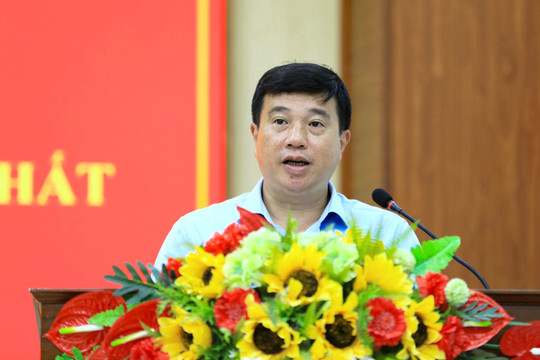 Trưởng Đoàn ĐBQH Lâm Đồng Y Thanh Hà Niê Kđăm tiếp xúc cử tri tại Đạ Tẻh 2