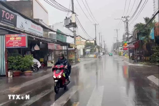 Thời tiết ngày 6/5: Bắc Bộ, Trung Bộ nắng gián đoạn, chiều tối có mưa dông