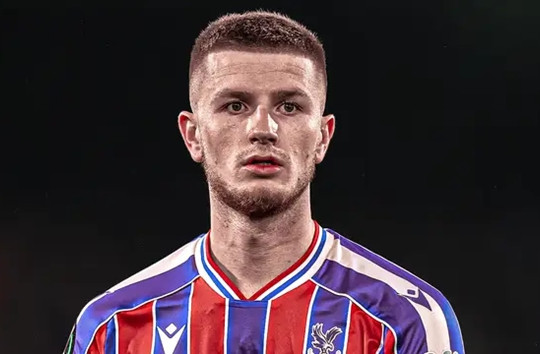 Giải mã bài toán số 6 của Arne Slot: 8 tiền vệ phòng ngự lọt vào tầm ngắm Liverpool