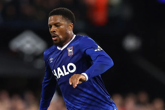 Ipswich Town chốt hai bản hợp đồng đầu tiên cho chiến dịch Ngoại hạng Anh