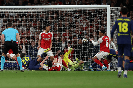 David Raya rực sáng giúp Arsenal lọt vào chung kết Champions League sau hai thập kỷ