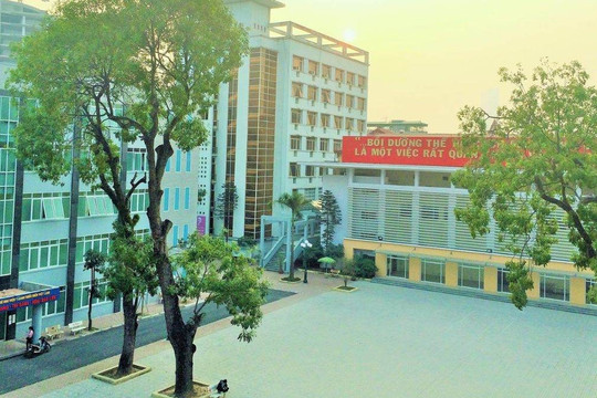 Tuyển sinh 2026: 24 điểm khối C00 nên chọn trường nào ở Hà Nội, TP.HCM?