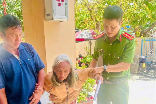 Công an phường Phước Hội hỗ trợ 2 mẹ con đi lạc trở về nhà an toàn