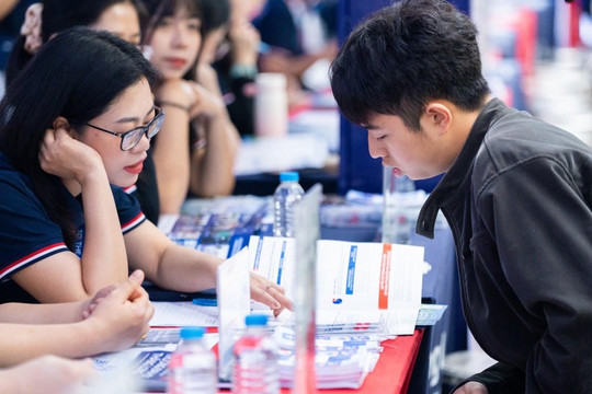 Tuyển sinh 2026: Bách phân vị áp dụng giữa các tổ hợp cùng ngành