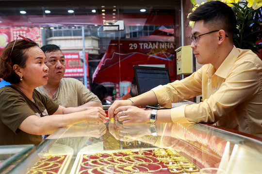 Giá vàng hôm nay 9/5/2026: Giá vàng miếng, vàng nhẫn trơn trong nước, và vàng thế giới phiên cuối tuần
