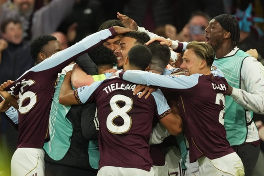 Aston Villa đại thắng Nottingham Forest 4-0 để vào chung kết Europa League