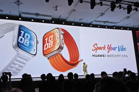 Huawei Watch Fit 5 Series ra mắt: Màn hình 3000 nits và tính năng hỗ trợ 17,000 sân golf
