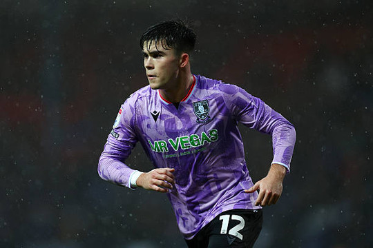 Harry Amass và tương lai bất định tại Manchester United: Từ 'Shaw mới' đến bờ vực bị đào thải
