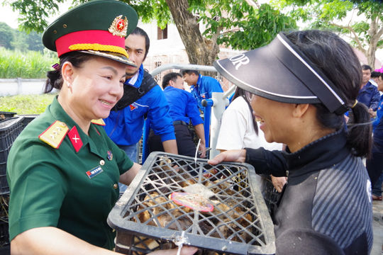 Chương trình “Sống sau lũ” hỗ trợ 410 hộ gia đình tại xã D’ran