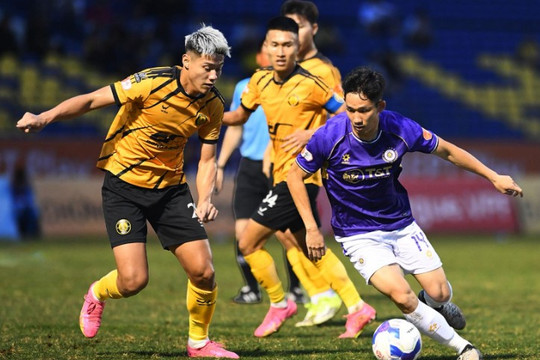 Thanh Hóa đánh bại Hà Nội FC 1-0: Chiến thắng quả cảm trong thế thiếu người và dấu ấn VAR