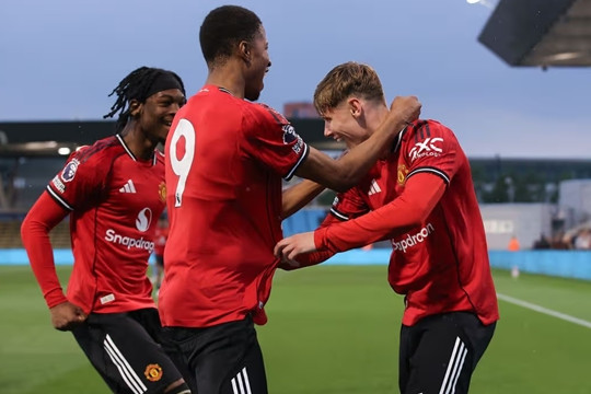 Michael Carrick và cơ hội trình làng Shea Lacey, Chido Obi tại Ngoại hạng Anh
