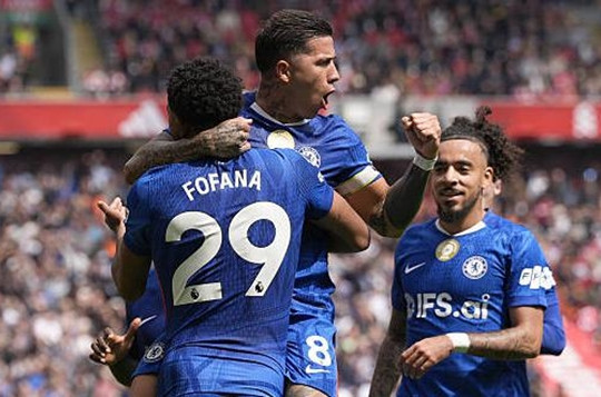 Chelsea cầm hòa Liverpool 1-1 tại Anfield: Lời đáp trả mạnh mẽ từ vực thẳm của The Blues