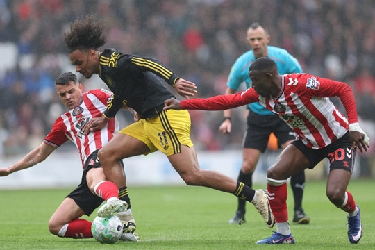 Man Utd hòa bạc nhòa Sunderland: Ineos đối mặt áp lực đại tu toàn diện tại Old Trafford