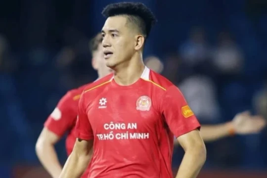 Tiến Linh giải cơn khát bàn thắng sau 225 ngày và lời xin lỗi từ trái tim