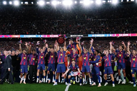 Barcelona bóp nghẹt Real Madrid 2-0 giành chức vô địch La Liga 2025/26