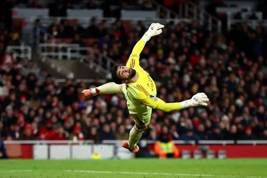 David Raya lập kỷ lục Găng tay Vàng: 5 pha cứu thua định đoạt cuộc đua vô địch của Arsenal