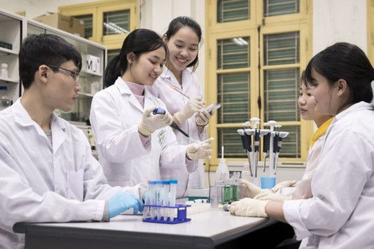 Con thương binh học liên thông có được miễn học phí?