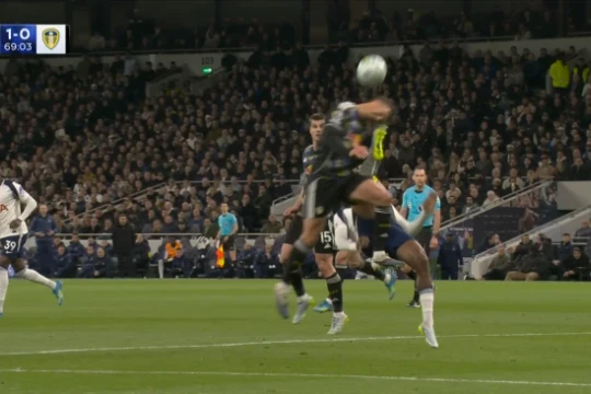 Tottenham 1-1 Leeds: Mathys Tel hóa 'tội đồ' trong ngày James Maddison tái xuất