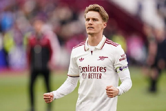 Martin Odegaard và 95 giây nhắc nhở Arsenal về giá trị của một nhạc trưởng thực thụ
