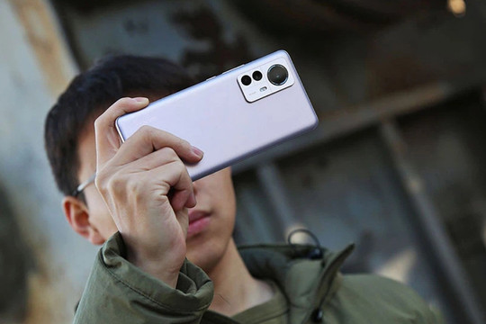 Xiaomi bất ngờ phát hành bản cập nhật HyperOS cho loạt smartphone đã hết vòng đời