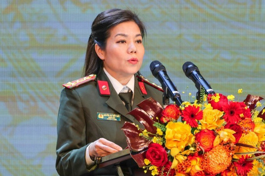 NSND Thúy Hiền: Nữ Đại tá đầu tiên của ngành Công an nhận danh hiệu Nghệ sĩ Nhân dân