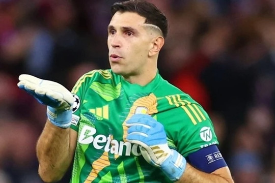 Liverpool nhắm Emiliano Martinez thay Alisson, MU lên kế hoạch chiêu mộ 5 tân binh