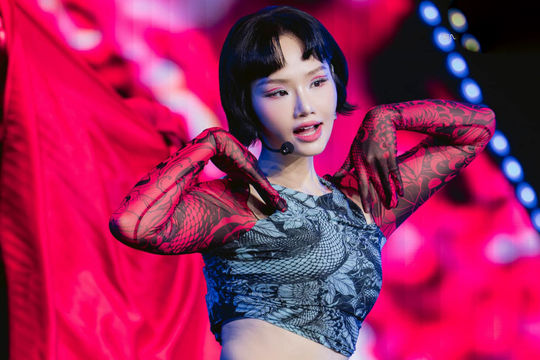 Miu Lê: Hành trình 17 năm lột xác từ hình tượng ngây thơ đến vẻ ngoài nổi loạn