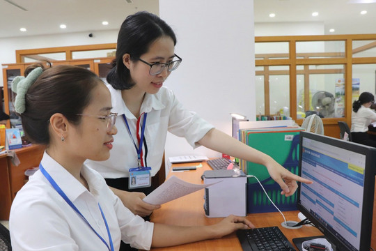 Làm hợp đồng có được hưởng chính sách vùng khó khăn?