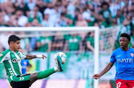 Real Betis đánh bại Elche 2-1: Chính thức giành vé dự Champions League