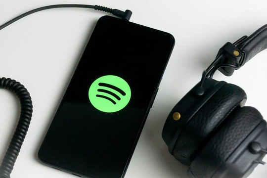 Spotify ra mắt Your Party of the Year(s): Nhìn lại hành trình âm nhạc 20 năm của người dùng