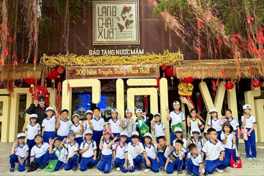 Bồi đắp tình yêu quê hương qua hành trình tìm về di sản