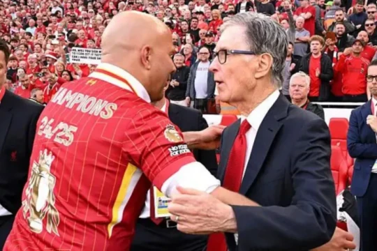 Arne Slot và Liverpool: Fenway Sports Group liệu có lặp lại sai lầm với Brendan Rodgers?