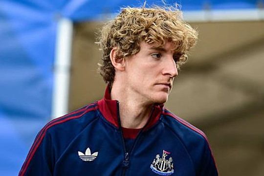 Chuyển nhượng sáng 14/5: Bayern đạt thỏa thuận với Gordon, MU săn đón Elliot Anderson