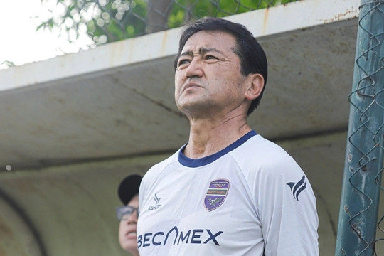 Becamex TP.HCM thay tướng khẩn cấp: Hứa Hiền Vinh gánh vác sứ mệnh trụ hạng V-League