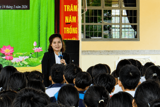 Học sinh Phú Sơn Lâm Hà được trang bị kiến thức pháp luật và kỹ năng sống