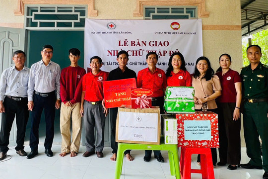 Bàn giao 2 căn nhà Chữ thập đỏ tại xã Sơn Mỹ
