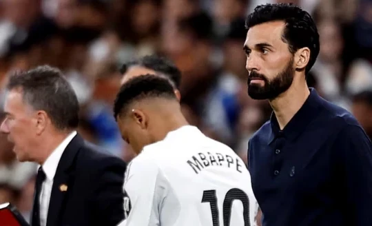 Xung đột đỉnh điểm tại Real Madrid: Mbappe bị đẩy xuống 'lựa chọn thứ tư', công khai đối đầu HLV Arbeloa
