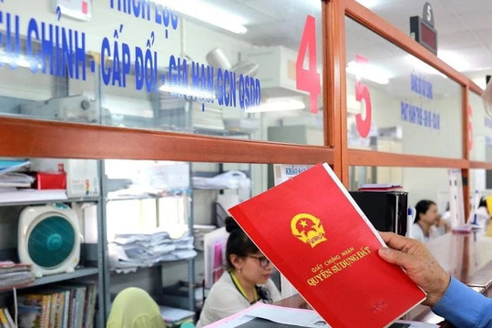 Đề xuất trao quyền cấp sổ đỏ cho Chủ tịch UBND cấp xã từ năm 2027