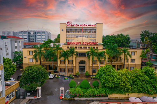 Tuyển sinh 2026: 22 điểm khối D nên chọn trường nào ở Hà Nội và TP.HCM?