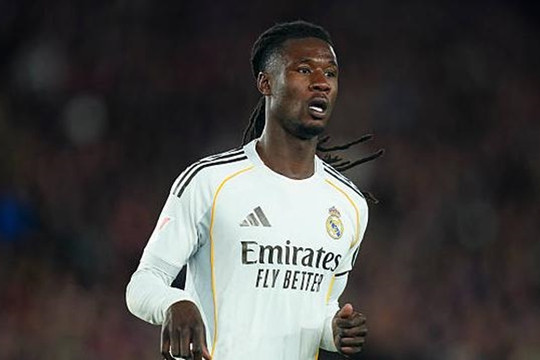 Tottenham săn đón Eduardo Camavinga và Inter Milan chốt giá bán Denzel Dumfries