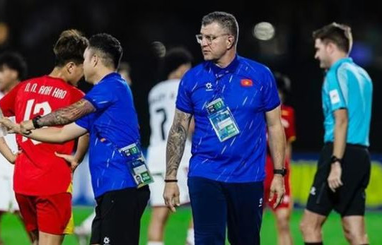 HLV Cristiano Roland truyền lửa cho U17 Việt Nam trước đại chiến Australia tại tứ kết châu Á