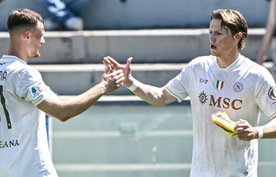McTominay và Hojlund rực sáng, Napoli thắng đậm Pisa để xây chắc ngôi á quân Serie A